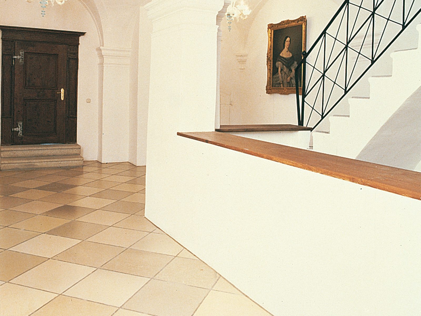 solnhofen litostone hall